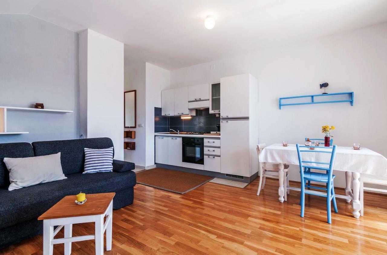 Apartmani Labud Sukošan Dış mekan fotoğraf